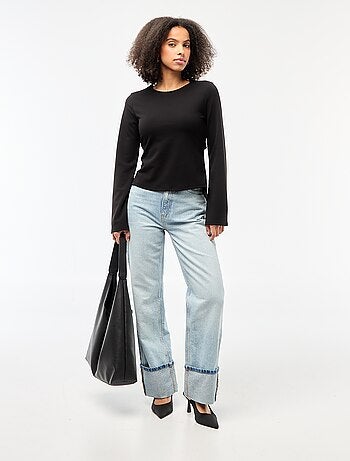 T-shirt con dettaglio schiena scoperta