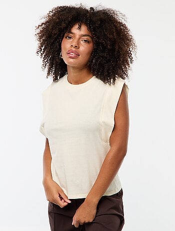 T-shirt con giromanica ampio
