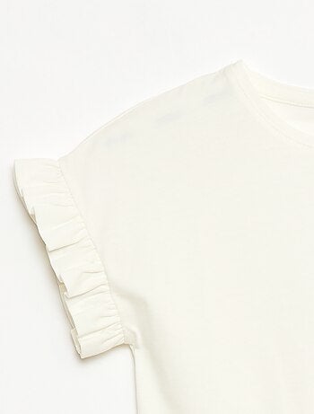 T-shirt con maniche a volant