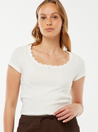 T-shirt con maniche corte con pizzo e fiocco fantasia