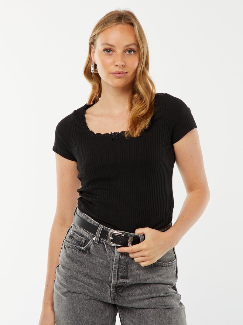 T-shirt con maniche corte con pizzo e fiocco fantasia nero - Kiabi