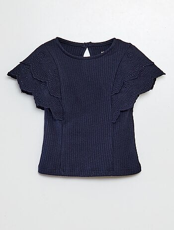 T-shirt con maniche ricamate