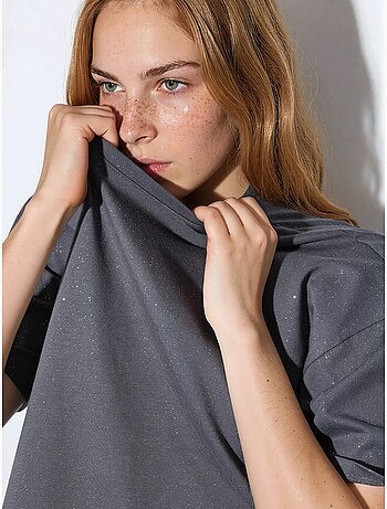 T-shirt con paillettes, girocollo e maniche corte busem