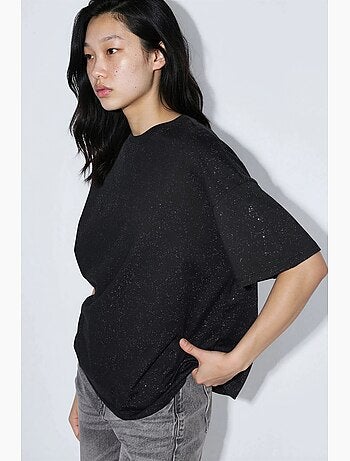 T-shirt con paillettes, girocollo e maniche corte busem
