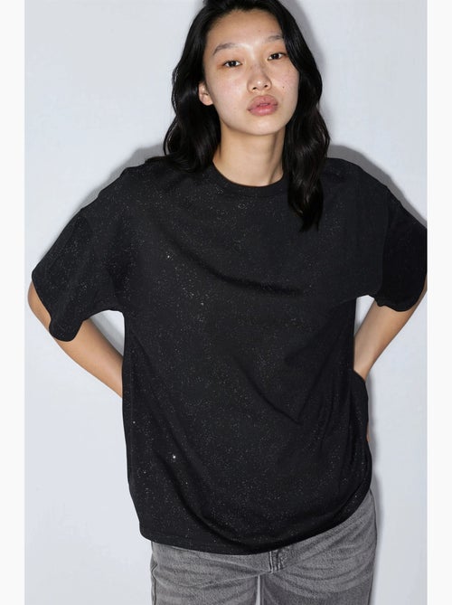 T-shirt con paillettes, girocollo e maniche corte busem - Kiabi T-shirt con paillettes, girocollo e maniche corte busem - Kiabi