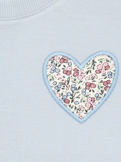 T-shirt con patch a 'cuore' sul petto - Kiabi