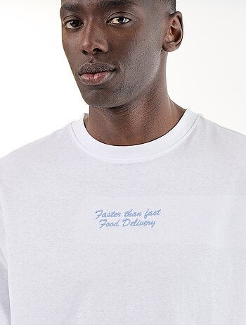 T-shirt con ricami a maniche corte