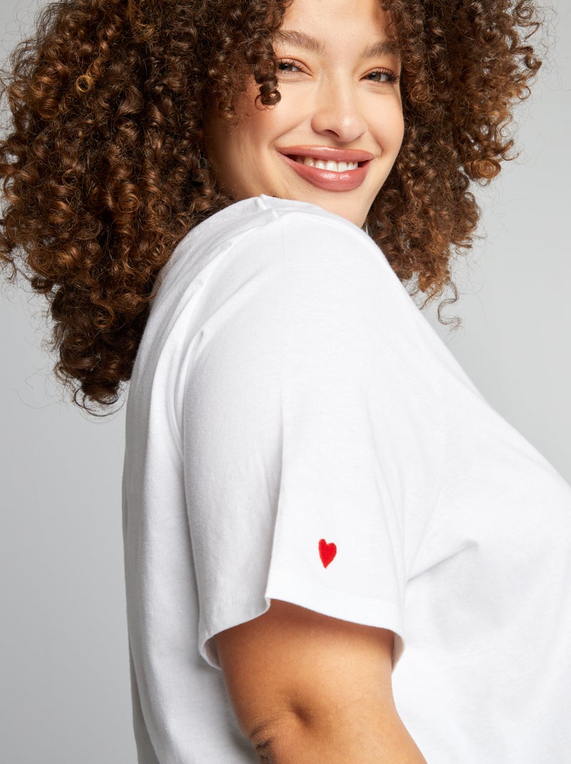 T-shirt con ricamo sul collo BIANCO - Kiabi