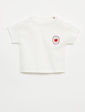 T-shirt con ricamo sul petto