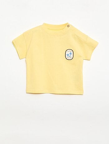 T-shirt con ricamo sul petto