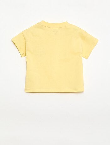 T-shirt con ricamo sul petto