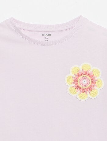 T-shirt con ricamo sul petto