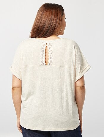 T-shirt con schiena macramé