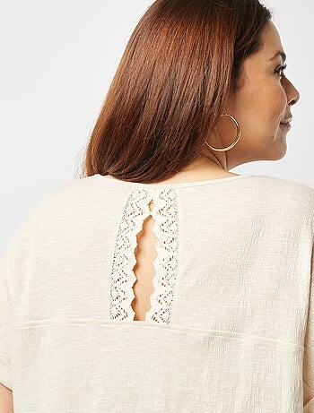 T-shirt con schiena macramé