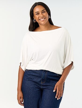 T-shirt con scollo a cascata e maniche corte