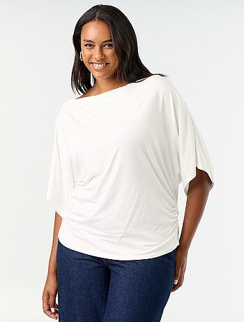 T-shirt con scollo a cascata e maniche corte