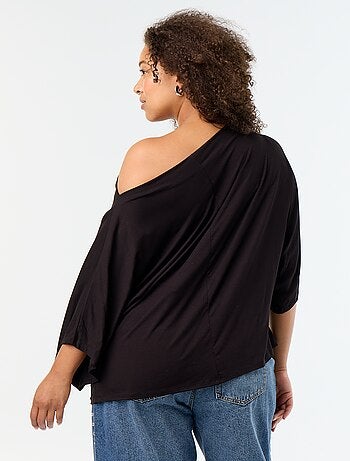 T-shirt con scollo a cascata e maniche corte