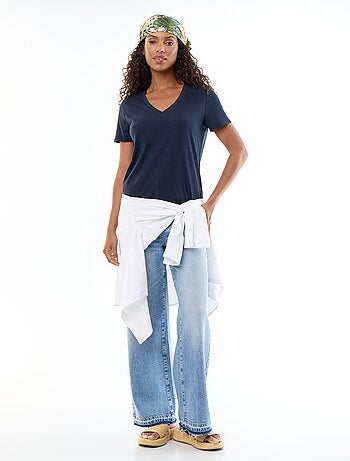 T-shirt con scollo a V