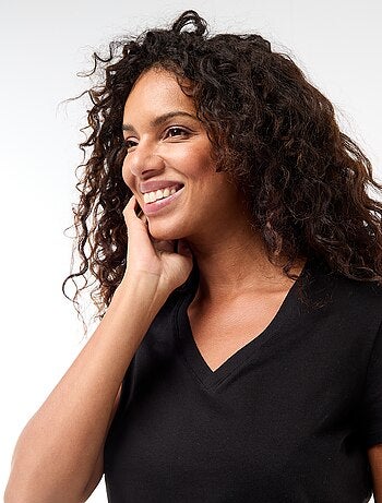 T-shirt con scollo a V