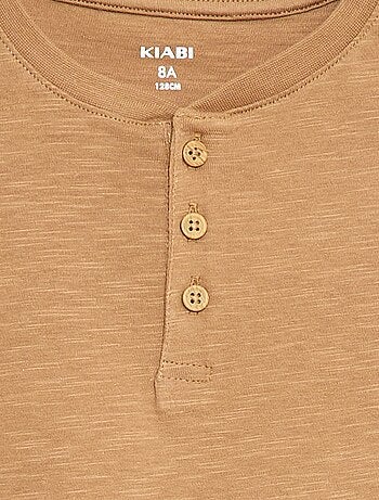 T-shirt con scollo alla tunisina