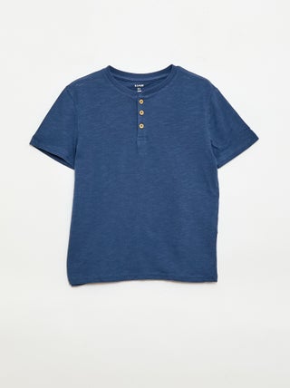 T-shirt con scollo alla tunisina