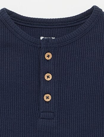 T-shirt con scollo alla tunisina