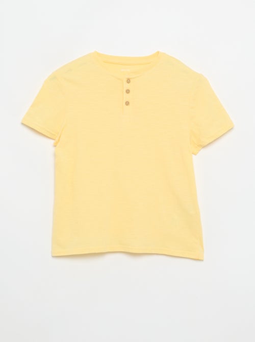 T-shirt con scollo alla tunisina - Kiabi T-shirt con scollo alla tunisina - Kiabi