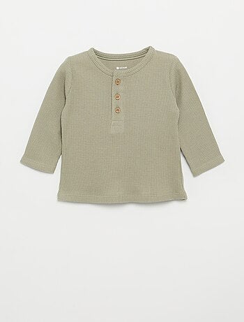 T-shirt con scollo alla tunisina