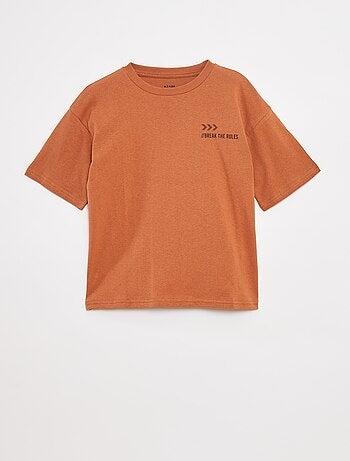 T-shirt con scritta stampata