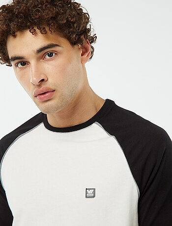 T-shirt con stampa e maniche corte raglan
