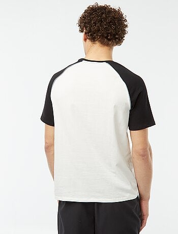 T-shirt con stampa e maniche corte raglan
