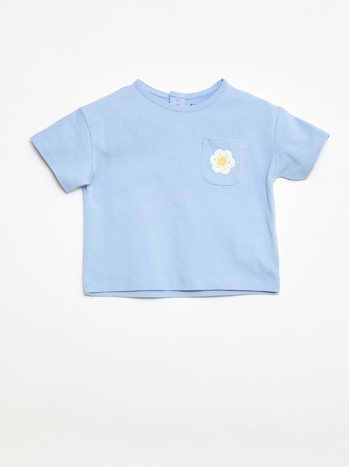 T-shirt con tasca fantasia e ricamo - Kiabi