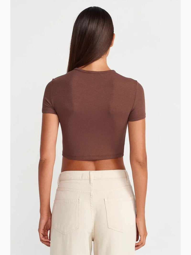 T-shirt corta aderente manica corta con bottoni dilvin Marrone cioccolato - Kiabi