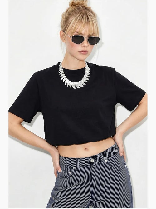 T-shirt corta da donna con girocollo lucci - Kiabi T-shirt corta da donna con girocollo lucci - Kiabi