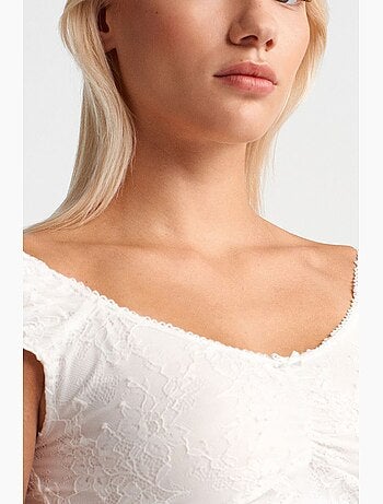 T-shirt corta in pizzo aderente manica corta dilvin