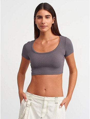 T-shirt crop a coste da donna dilvin