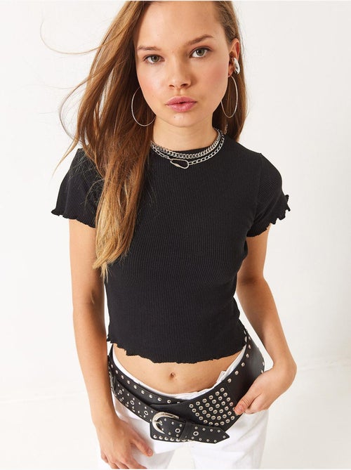 T-shirt crop a costine con girocollo e dettaglio bordo ondulato lucci - Kiabi