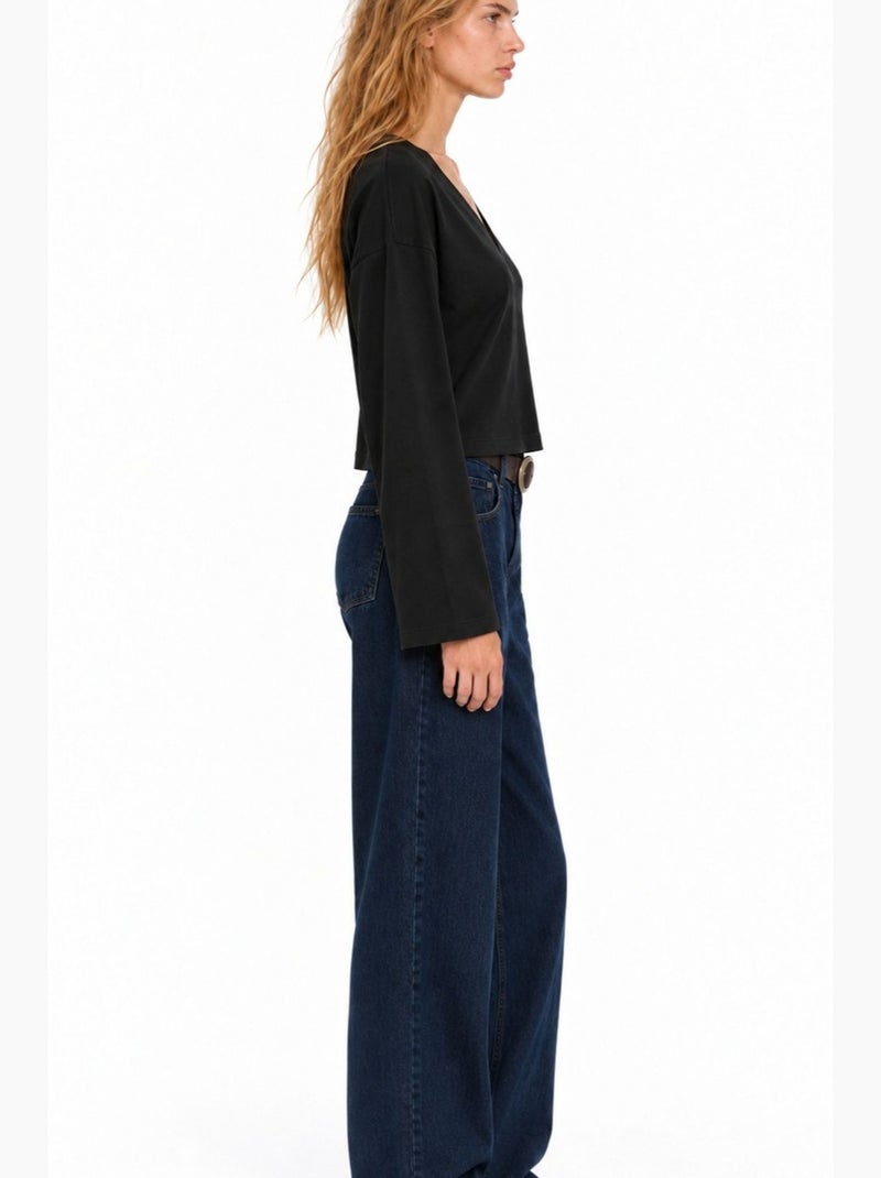 T-shirt crop con scollo a v, vestibilità slim busem Nero - Kiabi