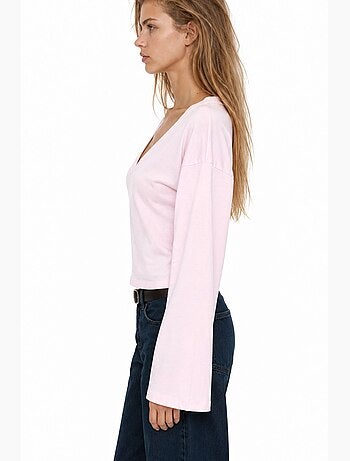 T-shirt crop con scollo a v, vestibilità slim busem