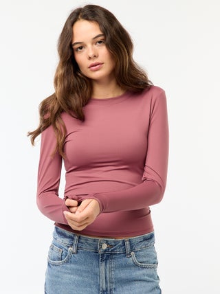 T-shirt cropped con effetto stropicciato