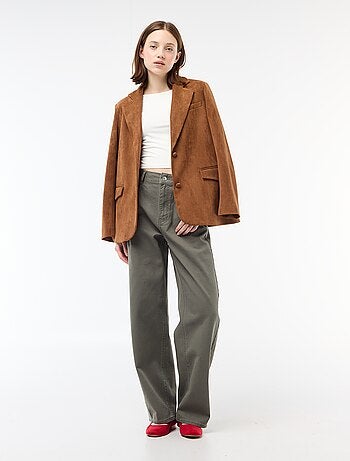 T-shirt cropped con scollo quadrato sulla schiena