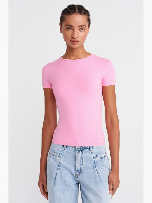 T-shirt cropped da donna slim fit con girocollo dilvin - Kiabi T-shirt cropped da donna slim fit con girocollo dilvin - Kiabi