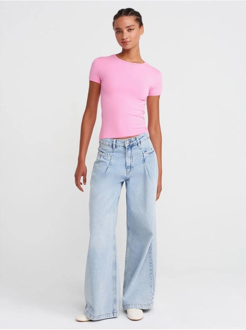T-shirt cropped da donna slim fit con girocollo dilvin - Kiabi T-shirt cropped da donna slim fit con girocollo dilvin - Kiabi