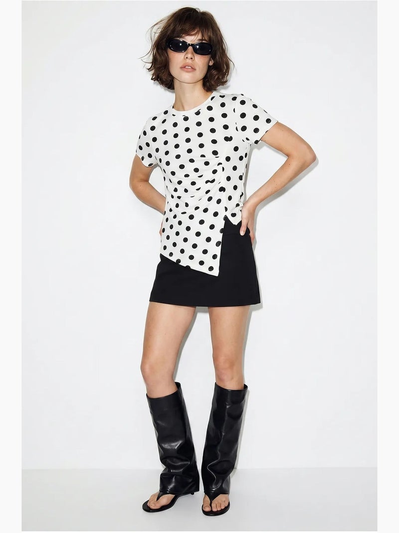 T-shirt da donna aderente a pois con scollo a girocollo lucci Bianco Nero - Kiabi