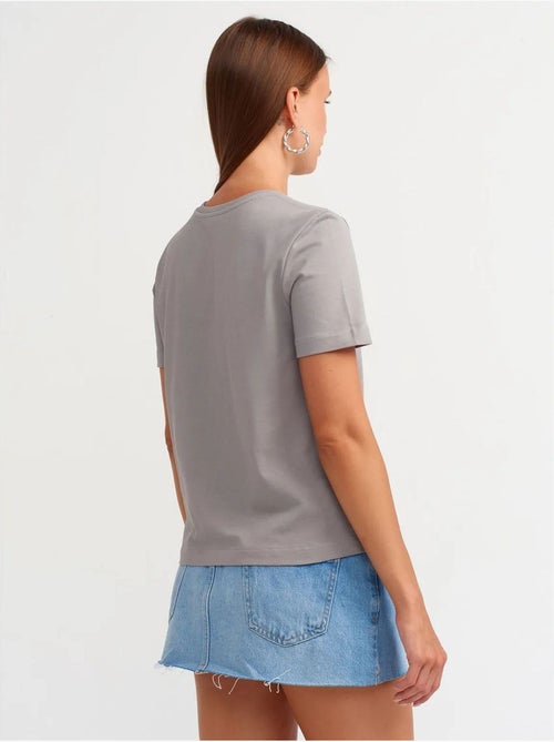 T-shirt da donna in cotone con scollo a girocollo dilvin - Kiabi T-shirt da donna in cotone con scollo a girocollo dilvin - Kiabi