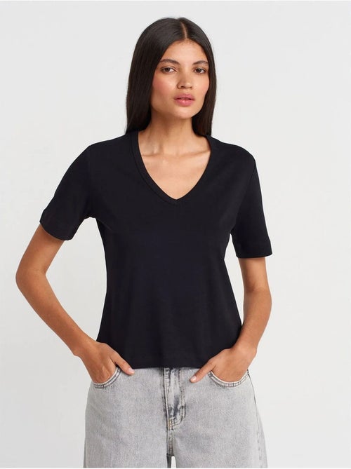 T-shirt da donna in cotone con scollo a v dilvin - Kiabi T-shirt da donna in cotone con scollo a v dilvin - Kiabi