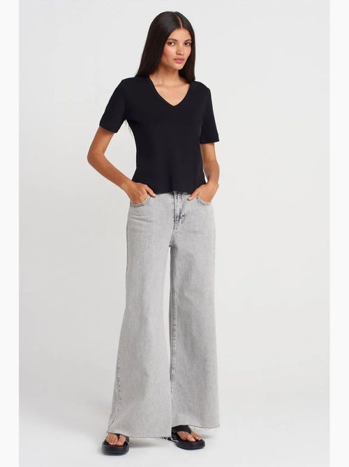 T-shirt da donna in cotone con scollo a v dilvin - Kiabi T-shirt da donna in cotone con scollo a v dilvin - Kiabi