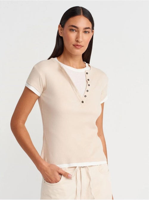 T-shirt da donna in cotone con scollo a v e bottoni dilvin - Kiabi T-shirt da donna in cotone con scollo a v e bottoni dilvin - Kiabi
