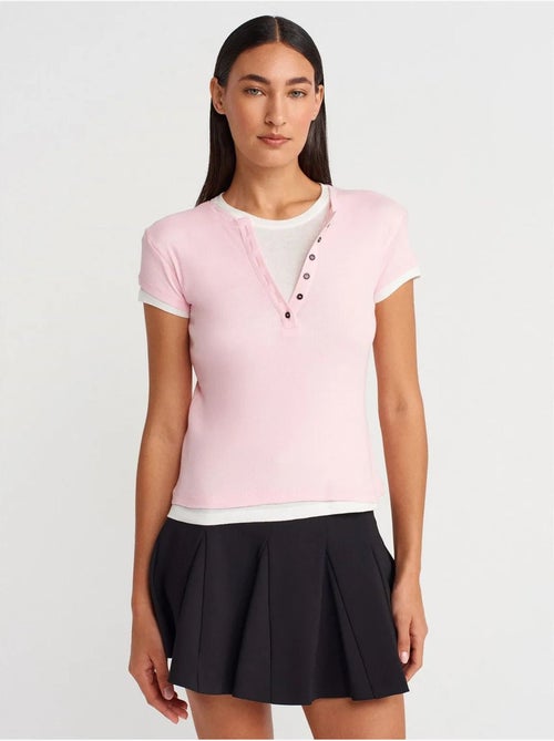 T-shirt da donna in cotone con scollo a v e bottoni dilvin - Kiabi T-shirt da donna in cotone con scollo a v e bottoni dilvin - Kiabi