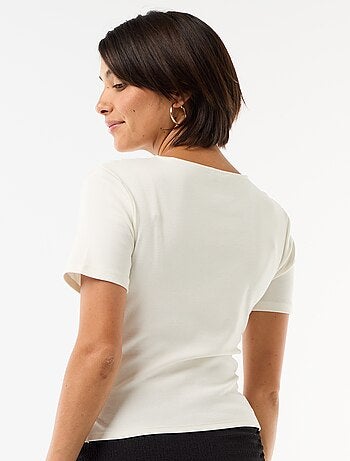 T-shirt dal taglio asimmetrico